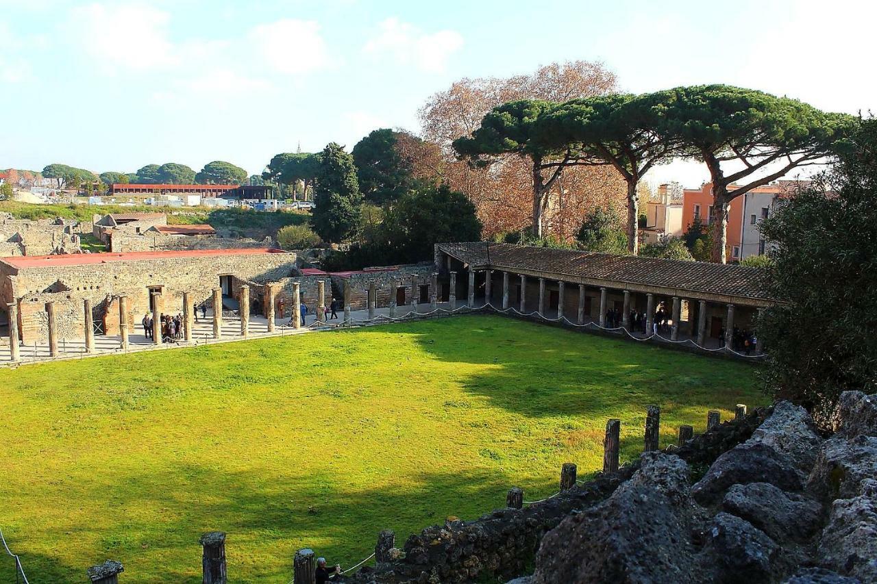 Tommy'S Apartment Pompei Exterior photo